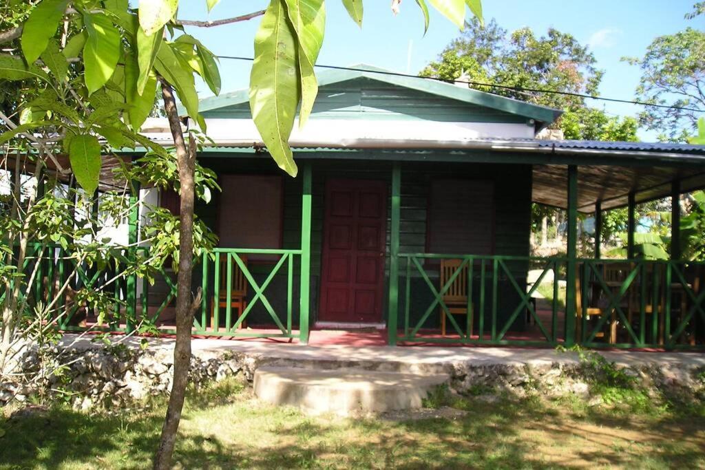 Moves Rasta Cottage Negril Exterior photo