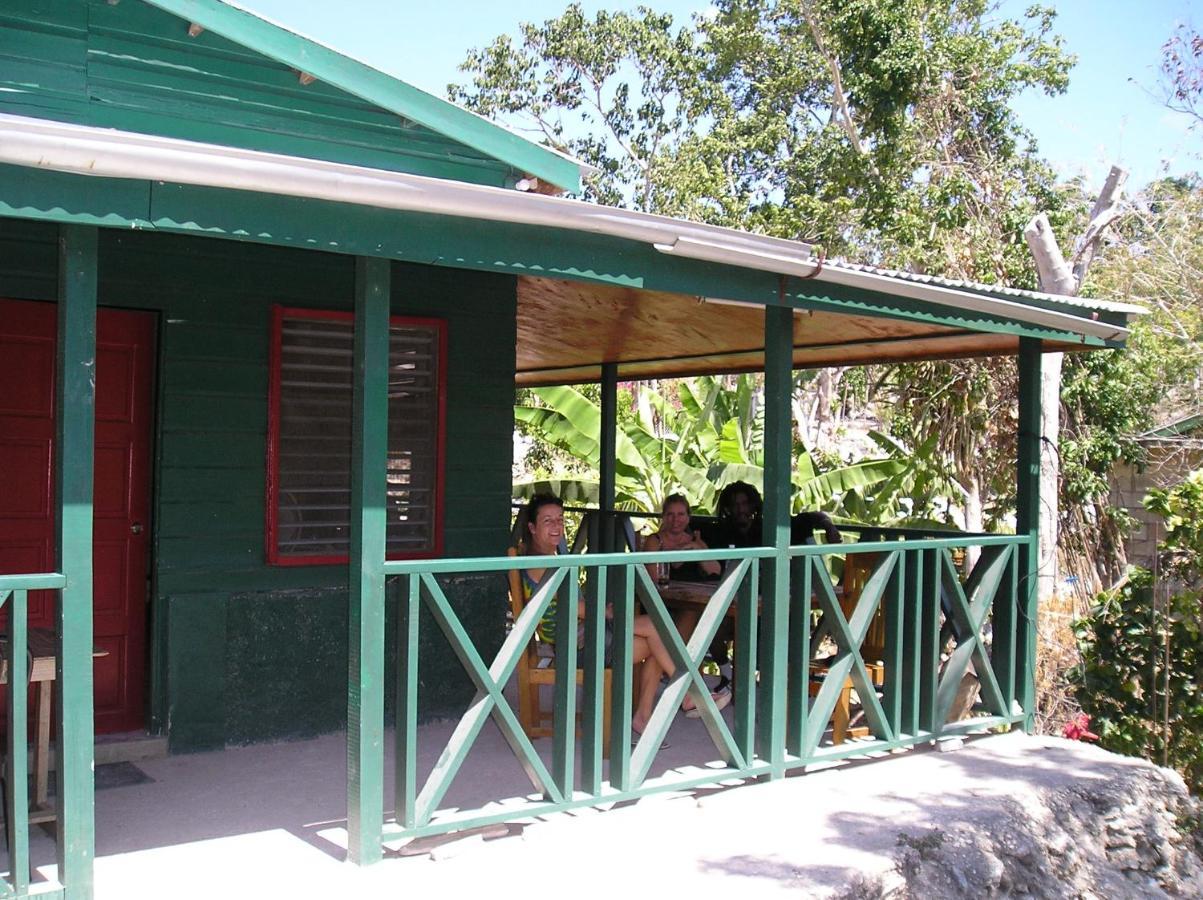 Moves Rasta Cottage Negril Exterior photo